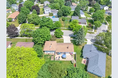 215 E Beutel Rd, Port Washington, WI 53074 - Photo 30