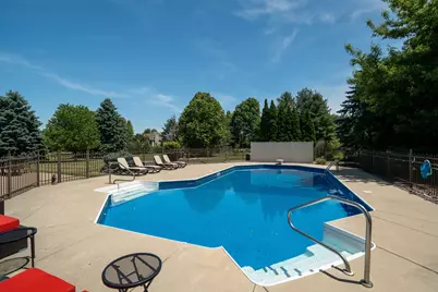 W289N3752  Huntsman Ct, Delafield, WI 53072 - Photo 4