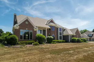 W289N3752 Huntsman Ct, Delafield, WI 53072 - Photo 1