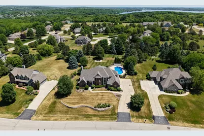 W289N3752  Huntsman Ct, Delafield, WI 53072 - Photo 54
