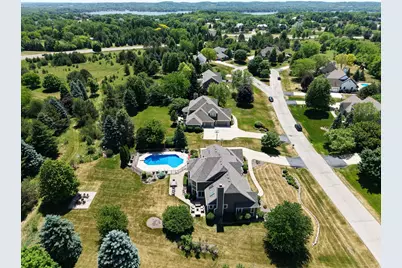 W289N3752  Huntsman Ct, Delafield, WI 53072 - Photo 52
