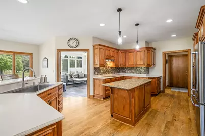 W289N3752  Huntsman Ct, Delafield, WI 53072 - Photo 10