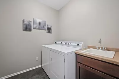 W349N5830  Sunflower Ct, Lac La Belle, WI 53066 - Photo 34