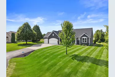 W349N5830  Sunflower Ct, Lac La Belle, WI 53066 - Photo 44