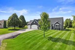 W349N5830 Sunflower Ct, Lac La Belle, WI 53066 - Photo 44