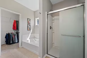 W349N5830 Sunflower Ct, Lac La Belle, WI 53066 - Photo 26