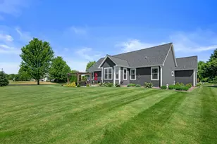 W349N5830 Sunflower Ct, Lac La Belle, WI 53066 - Photo 22