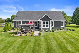 W349N5830 Sunflower Ct, Lac La Belle, WI 53066 - Photo 46