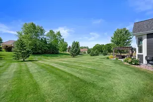 W349N5830 Sunflower Ct, Lac La Belle, WI 53066 - Photo 42