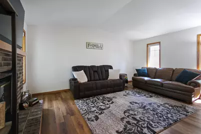 1551  Woodruff Way, Hartford, WI 53027 - Photo 6
