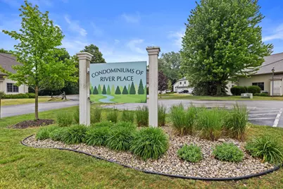2419  Fox River Pkwy #A, Waukesha, WI 53189 - Photo 38
