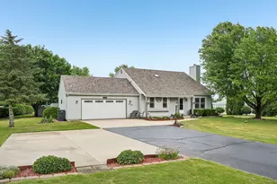 W276S9060 Hidden Lakes Dr, Vernon, WI 53149 - Photo 1