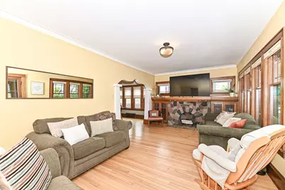 2320 N 62nd St, Wauwatosa, WI 53213 - Photo 6