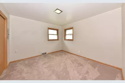 4678 N 84th St, Milwaukee, WI 53225 - Photo 8