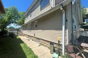 2712 N 50th St, Milwaukee, WI 53210 - Photo 10