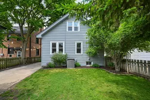 4030 N Larkin St, Shorewood, WI 53211 - Photo 30