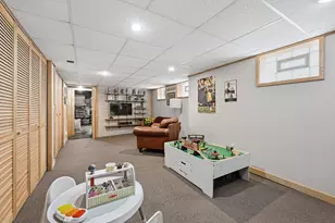 4030 N Larkin St, Shorewood, WI 53211 - Photo 24
