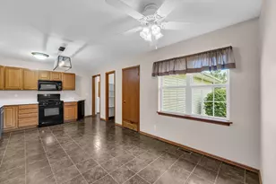 1404 Willow Ln, Harvard, IL 60033 - Photo 8