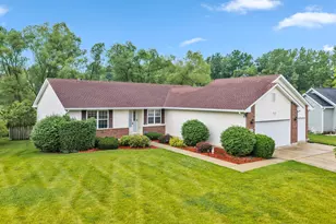 1404 Willow Ln, Harvard, IL 60033 - Photo 1