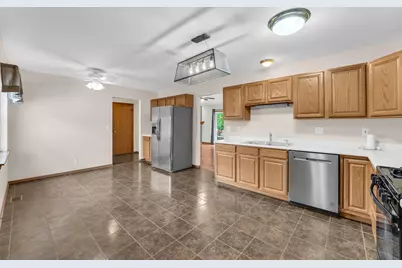 1404  Willow Ln, Harvard, IL 60033 - Photo 10