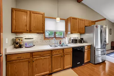 N24W22526  Beechwood Ln, Pewaukee, WI 53186 - Photo 8