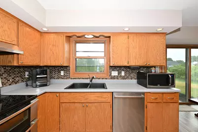 118  McKenzie Rd, Mukwonago, WI 53149 - Photo 12
