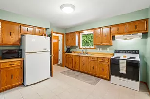 2725 Red Maple Ct, Racine, WI 53402 - Photo 8