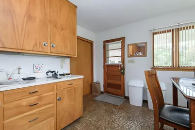 9610 N Cedarburg Rd, Mequon, WI 53092 - Photo 12