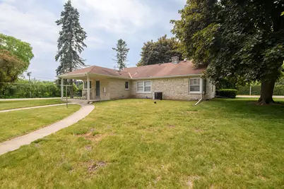 9610 N Cedarburg Rd, Mequon, WI 53092 - Photo 4