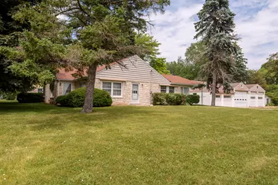 9610 N Cedarburg Rd, Mequon, WI 53092 - Photo 2