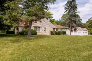 9610 N Cedarburg Rd, Mequon, WI 53092 - Photo 2