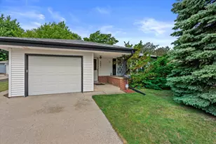 5661 S 24th St, Milwaukee, WI 53221 - Photo 32