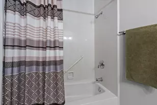 5661 S 24th St, Milwaukee, WI 53221 - Photo 20