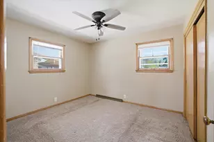 2514 S 89th St, West Allis, WI 53227 - Photo 10