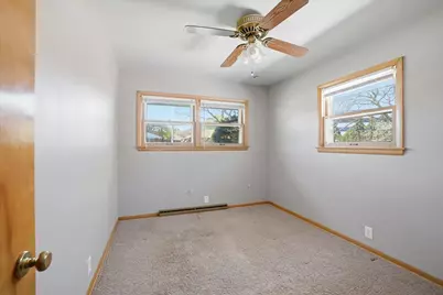 2514 S 89th St, West Allis, WI 53227 - Photo 14