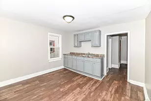 1218 N Memorial Dr, Racine, WI 53404 - Photo 8