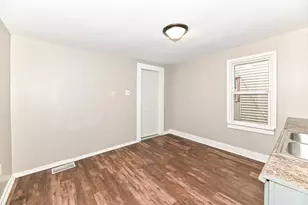 1218 N Memorial Dr, Racine, WI 53404 - Photo 10