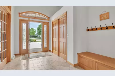 420 N Country Ln, Fond du Lac, WI 54935 - Photo 4