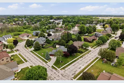 3720  Briarwood Ln, Manitowoc, WI 54220 - Photo 60