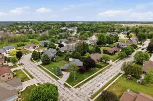 3720 Briarwood Ln, Manitowoc, WI 54220 - Photo 60