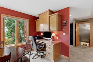 3720 Briarwood Ln, Manitowoc, WI 54220 - Photo 20