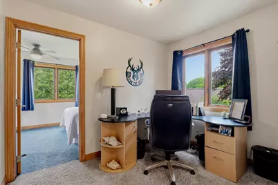 3720  Briarwood Ln, Manitowoc, WI 54220 - Photo 30