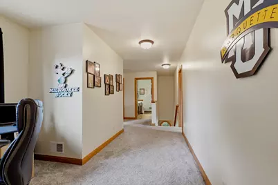 3720  Briarwood Ln, Manitowoc, WI 54220 - Photo 28