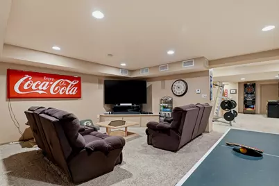 3720  Briarwood Ln, Manitowoc, WI 54220 - Photo 52