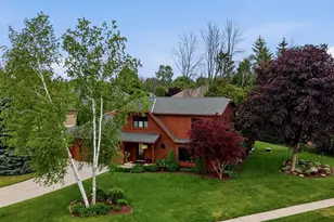 3720 Briarwood Ln, Manitowoc, WI 54220 - Photo 2
