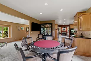 3720 Briarwood Ln, Manitowoc, WI 54220 - Photo 10