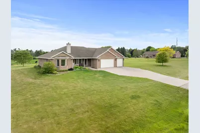 5177  Catalina Ct, Manitowoc, WI 54220 - Photo 1