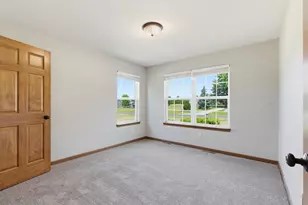 543 Camarosa Ct, Jackson, WI 53012 - Photo 14