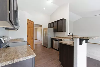 543  Camarosa Ct, Jackson, WI 53012 - Photo 10