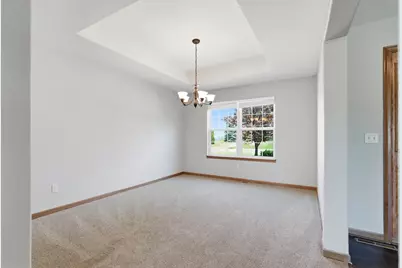 543  Camarosa Ct, Jackson, WI 53012 - Photo 6